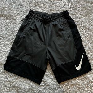 Nike Dri-Fit Mens Medium Gray Black Gym‎ Workout Basketball Shorts